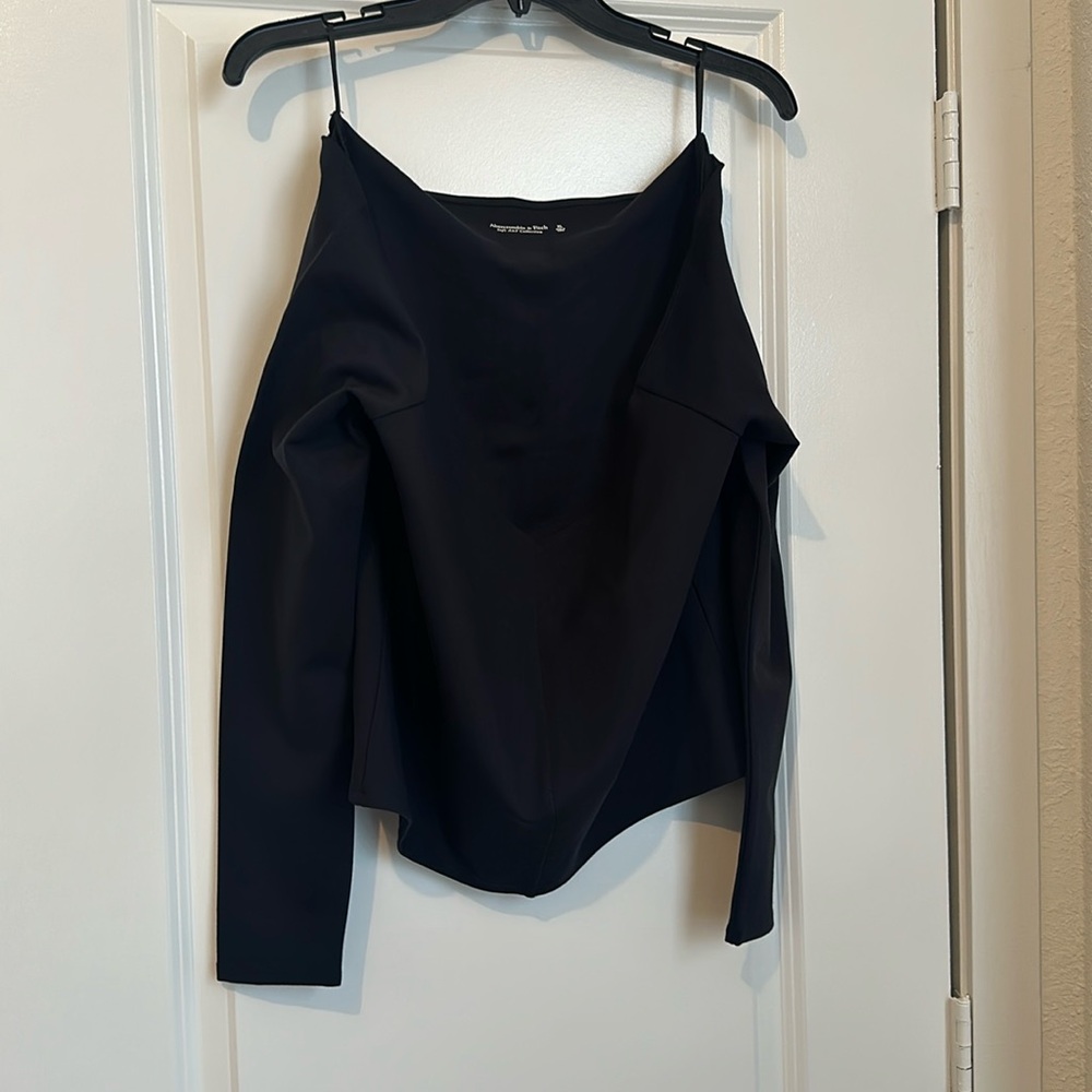 Abercrombie off-the-shoulder top in XL